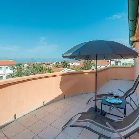 Agata Villa Vir