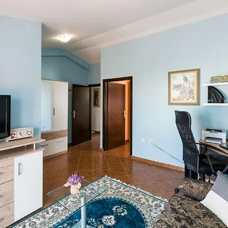 Agata Villa Vir