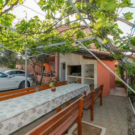 Villa Agata Vir
